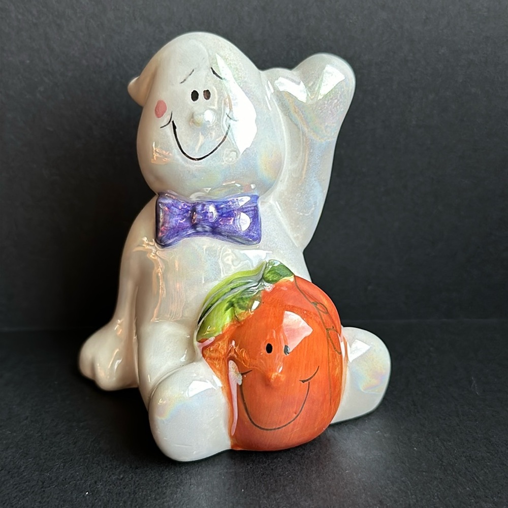Friendly Smiling Ghost w Pumpkin Figurine 3”H Ceramic Lusterware Halloween Décor